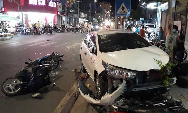 Xử phạt t&agrave;i xế say rượu, g&acirc;y tai nạn giao th&ocirc;ng ở Hải Dương- Ảnh 1.
