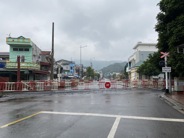 Quảng Ninh: Đường đ&atilde; xong hơn 2 năm, sao vẫn chưa thể lưu th&ocirc;ng?- Ảnh 5.