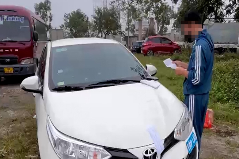 Thầy gi&aacute;o dạy l&aacute;i vi phạm nồng độ cồn khi chở ba học vi&ecirc;n ở trường n&agrave;o?- Ảnh 1.