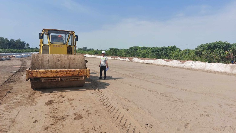 Công nhân chia 3 ca, 4 kíp tất bật thi công cầu Đại Ngãi- Ảnh 11. Công nhân chia 3 ca, 4 kíp tất bật thi công cầu Đại Ngãi- Ảnh 11.