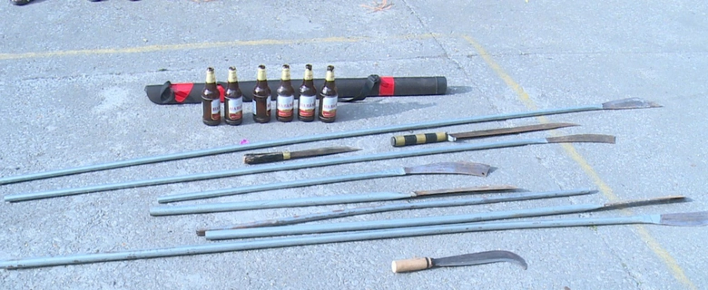 Bắt 29 đối tượng đi 20 xe m&aacute;y th&aacute;o biển, mang theo hung kh&iacute; đ&aacute;nh người- Ảnh 2.