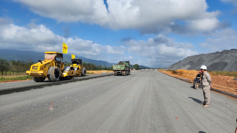 Phấn đấu th&aacute;ng 6/2025 th&ocirc;ng xe cao tốc Bắc - Nam qua Quảng B&igrave;nh- Ảnh 2.