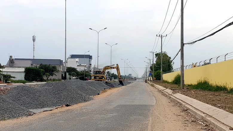 Có mặt bằng, đường Vành đai sân bay Cần Thơ ráo riết thi công, kịp thông xe trước Tết- Ảnh 6. Có mặt bằng, đường Vành đai sân bay Cần Thơ ráo riết thi công, kịp thông xe trước Tết- Ảnh 6.
