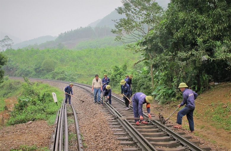 Khởi c&ocirc;ng dự &aacute;n cải tạo đường sắt đ&egrave;o Khe N&eacute;t hơn 2.000 tỷ đồng sau tết Nguy&ecirc;n đ&aacute;n- Ảnh 1.