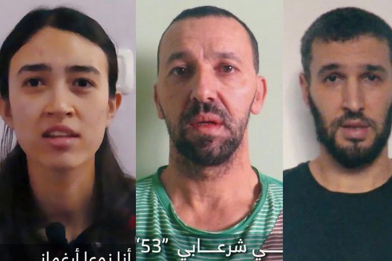 Hamas đăng tải video 3 con tin Israel, th&ocirc;ng b&aacute;o sẽ sớm tiết lộ số phận của họ- Ảnh 1.