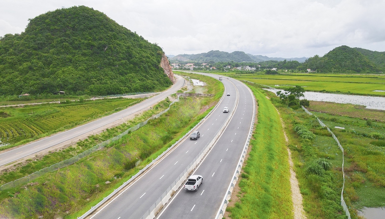 Đề xuất x&acirc;y cao tốc phải tối thiểu 4 l&agrave;n xe- Ảnh 2.