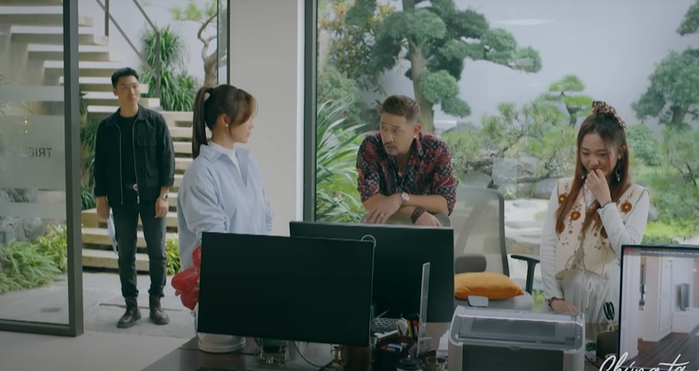 Lâm sững sờ khi nghe đồng nghiệp nhắc đến bạn trai của Dương. Lâm sững sờ khi nghe đồng nghiệp nhắc đến bạn trai của Dương.