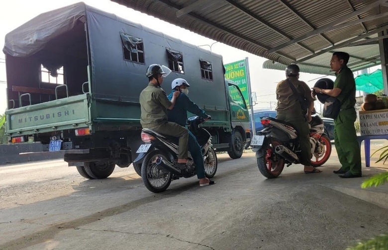 Khởi tố kẻ s&aacute;t hại nữ nh&acirc;n vi&ecirc;n qu&aacute;n c&agrave; ph&ecirc; ở TP.HCM- Ảnh 2.