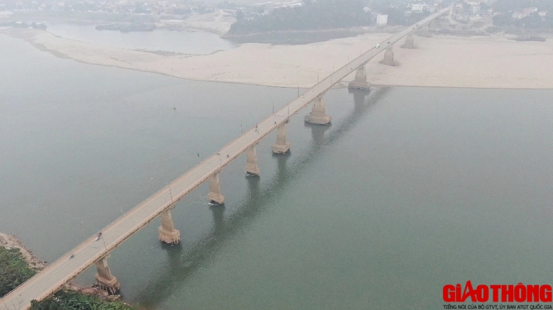 Chi 1,2 tỷ đồng khắc phục chống xói trụ móng cầu Trung Hà- Ảnh 1. Chi 1,2 tỷ đồng khắc phục chống xói trụ móng cầu Trung Hà- Ảnh 1.