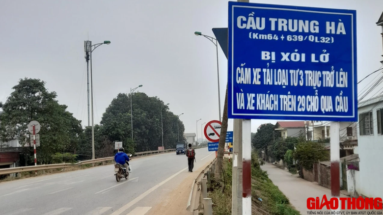 Chi 1,2 tỷ đồng khắc phục chống xói trụ móng cầu Trung Hà- Ảnh 2. Chi 1,2 tỷ đồng khắc phục chống xói trụ móng cầu Trung Hà- Ảnh 2.