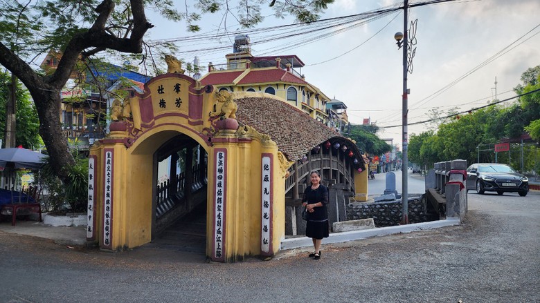 Chi&ecirc;m ngưỡng c&acirc;y cầu ng&oacute;i d&aacute;ng rồng tr&ecirc;n 500 năm tuổi đẹp nhất Th&agrave;nh Nam- Ảnh 7.