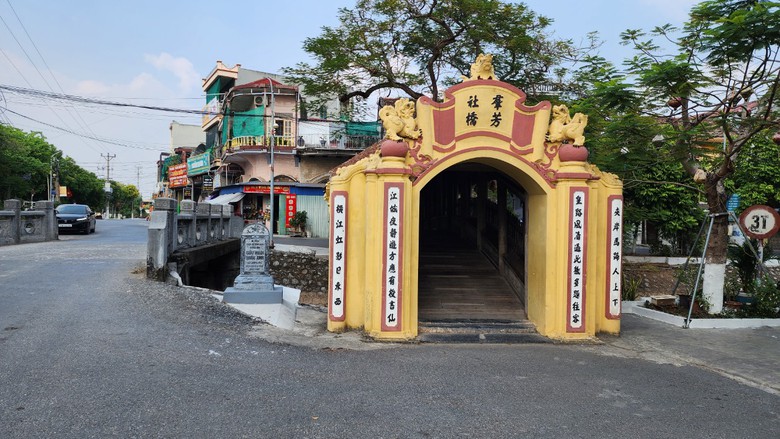 Chi&ecirc;m ngưỡng c&acirc;y cầu ng&oacute;i d&aacute;ng rồng tr&ecirc;n 500 năm tuổi đẹp nhất Th&agrave;nh Nam- Ảnh 4.