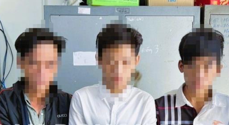 Bắt giữ nh&oacute;m thanh ni&ecirc;n mở tiệc ma t&uacute;y đ&aacute; v&agrave; t&agrave;ng trữ s&uacute;ng rulo- Ảnh 1.