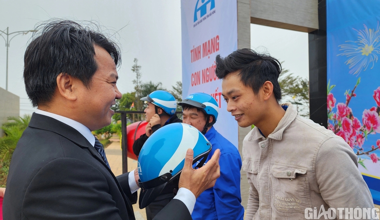 Đắk N&ocirc;ng: Ph&aacute;t động lễ ra qu&acirc;n ATGT năm 2024, bảo vệ t&iacute;nh mạng v&agrave; t&agrave;i sản của d&acirc;n- Ảnh 4.