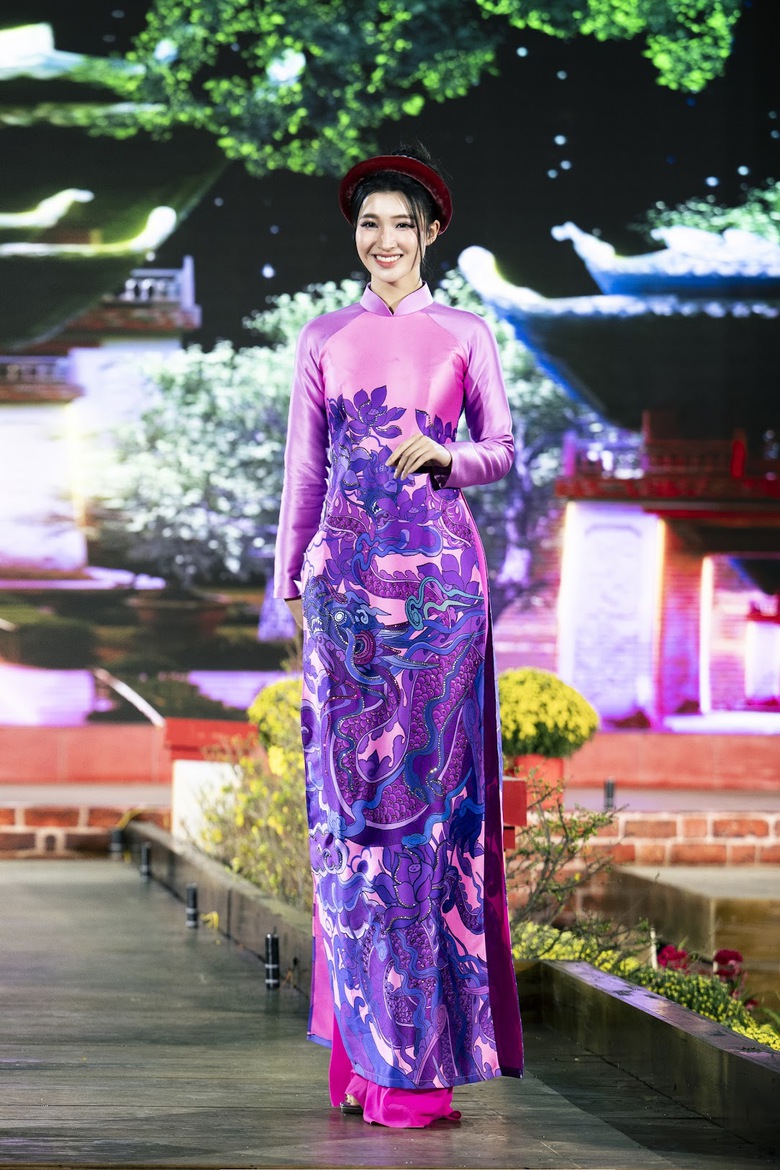 &Aacute; hậu Phương Nhi