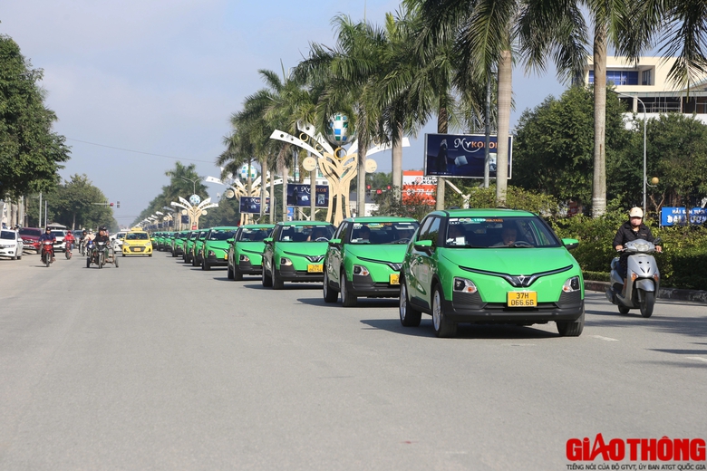 Taxi Mai Love: Ti&ecirc;n phong đưa xe điện v&agrave;o hoạt động tại xứ Nghệ- Ảnh 4.