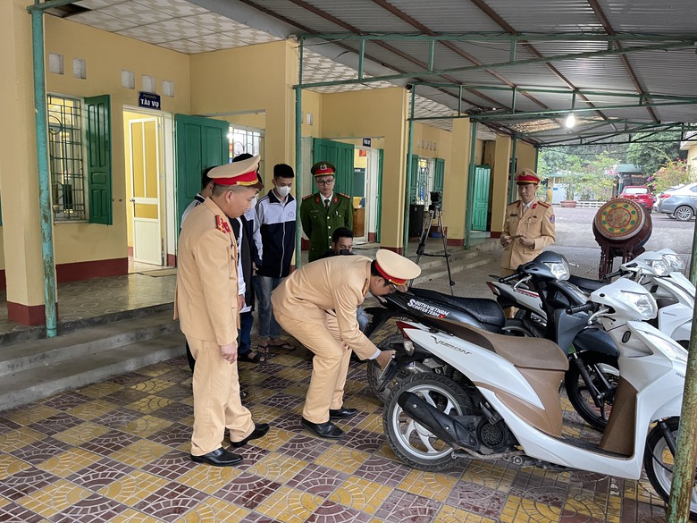 B&aacute;o động t&igrave;nh trạng học sinh vi phạm giao th&ocirc;ng ở Thanh Ho&aacute;- Ảnh 3.