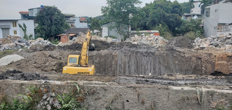 Quảng Ninh: Thi c&ocirc;ng đường "phớt lờ" an to&agrave;n giao th&ocirc;ng v&agrave; m&ocirc;i trường- Ảnh 2.