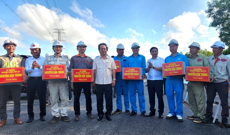Giải ph&oacute;ng mặt bằng tốt, cao tốc Vạn Ninh - Cam Lộ sẽ vượt tiến độ- Ảnh 3.