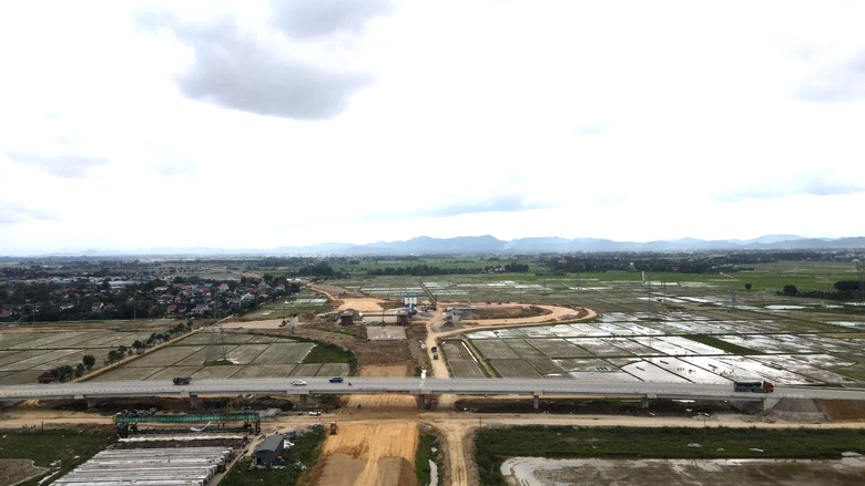 Bộ trưởng Nguyễn Văn Thắng: Nỗ lực th&ocirc;ng to&agrave;n tuyến cao tốc H&agrave; Nội - Vinh dịp 30/4- Ảnh 4.