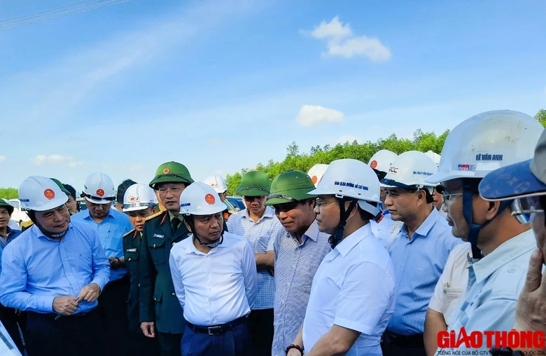 Dự &aacute;n cao tốc Vạn Ninh - Cam Lộ ho&agrave;n thiện hơn 22km nền đường, thảm nhựa 14km- Ảnh 12.