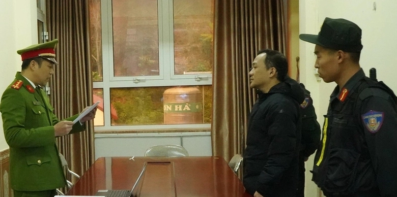 Khởi tố, bắt tạm giam gi&aacute;m đốc ban quản l&yacute; dự &aacute;n tại Bắc Kạn- Ảnh 1.