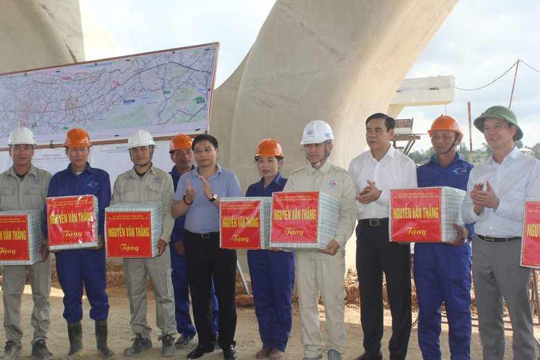 Bộ trưởng Nguyễn Văn Thắng: Nỗ lực th&ocirc;ng to&agrave;n tuyến cao tốc H&agrave; Nội - Vinh dịp 30/4- Ảnh 5.