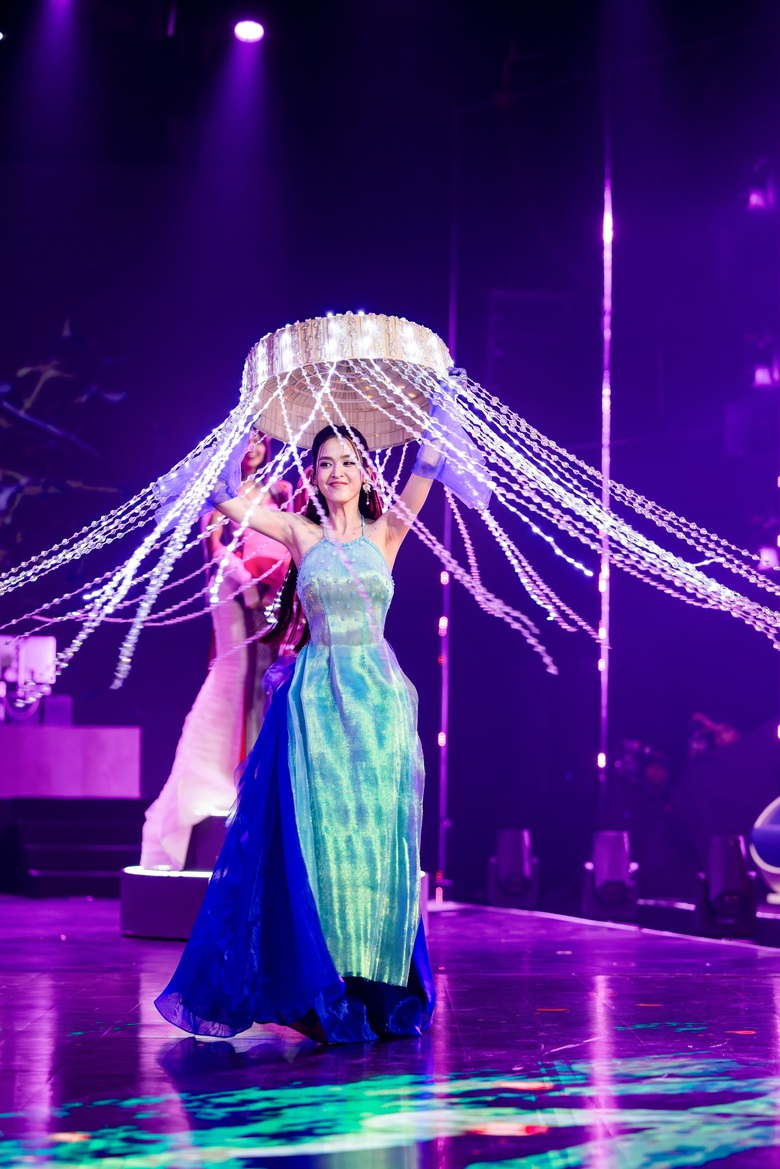 Nguy&ecirc;n H&agrave; "lột x&aacute;c" ngoạn mục, Huyền Baby t&acirc;m phục dừng ch&acirc;n tại "Chị đẹp 2023"- Ảnh 1.