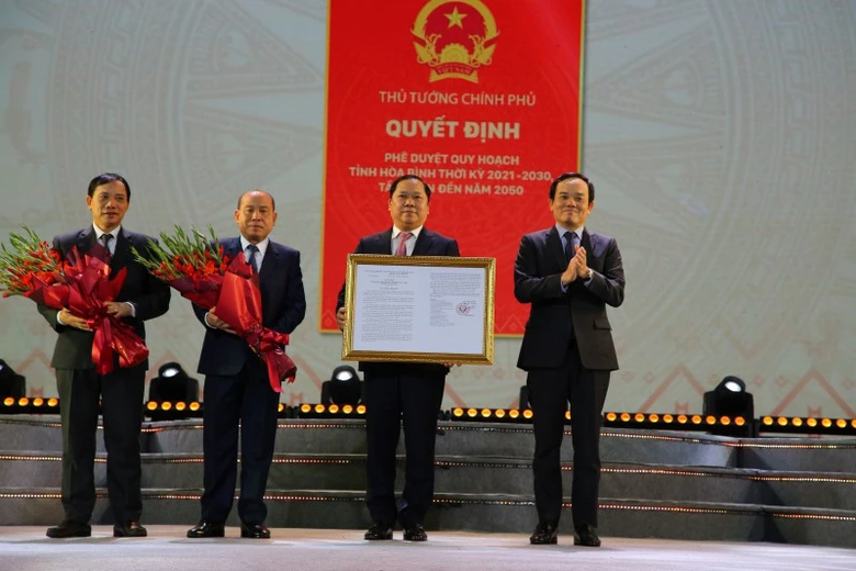 Ho&agrave; B&igrave;nh triển khai nhanh dự &aacute;n giao th&ocirc;ng, ph&aacute;t triển cao tốc kết nối v&ugrave;ng T&acirc;y Bắc- Ảnh 1.