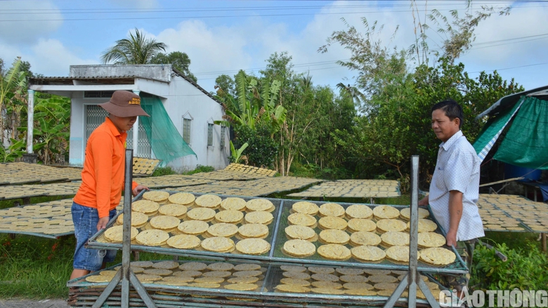 L&agrave;ng nghề &eacute;p chuối kh&ocirc; nổi tiếng C&agrave; Mau tất bật v&agrave;o vụ Tết- Ảnh 11.