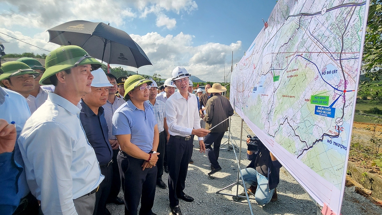 Kh&ocirc;ng được ph&eacute;p chậm tiến độ cao tốc Bắc - Nam- Ảnh 1.