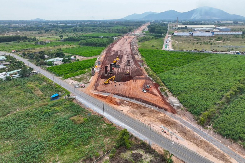 Mặt bằng cản tiến độ thi c&ocirc;ng cao tốc Bi&ecirc;n H&ograve;a - Vũng T&agrave;u- Ảnh 1.