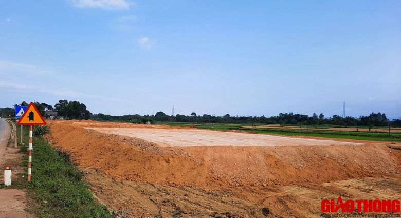 Nhiều khu t&aacute;i định cư cao tốc Vạn Ninh - Cam Lộ ho&agrave;n th&agrave;nh san nền, cắm mốc ph&acirc;n l&ocirc;- Ảnh 3.