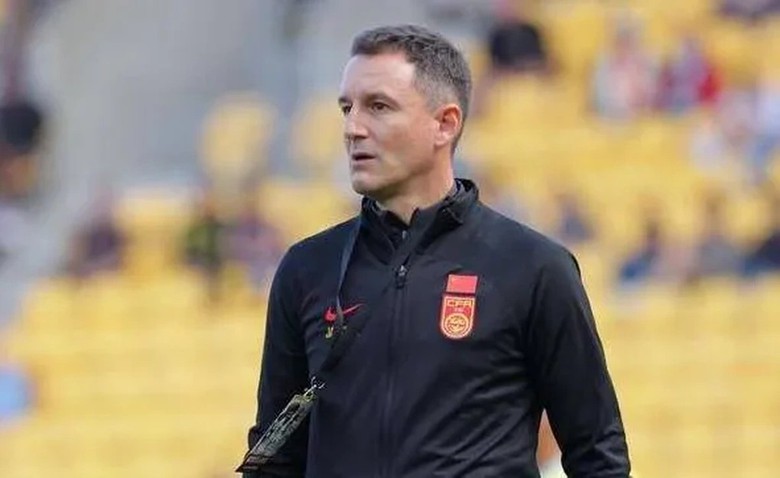 Asian Cup: Đá 3 trận không ghi nổi 1 bàn, HLV Trung Quốc nhận cái kết đắng- Ảnh 1. Asian Cup: Đá 3 trận không ghi nổi 1 bàn, HLV Trung Quốc nhận cái kết đắng- Ảnh 1.