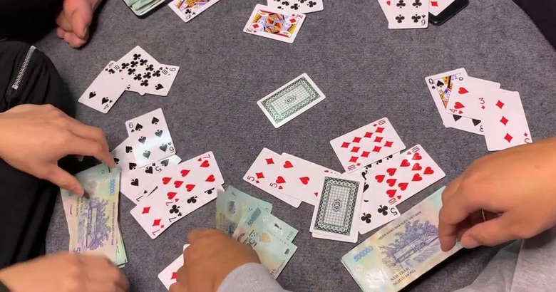 Dịp Tết, đ&aacute;nh b&agrave;i vui vẻ v&agrave;i chục ngh&igrave;n c&oacute; vi phạm ph&aacute;p luật?- Ảnh 1.