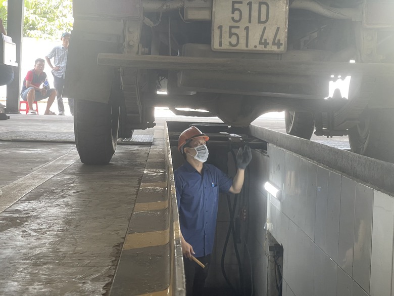 Tận dụng về qu&ecirc;, đi du lịch t&igrave;m điểm đăng kiểm để tr&aacute;nh &ugrave;n tắc cận Tết- Ảnh 1.
