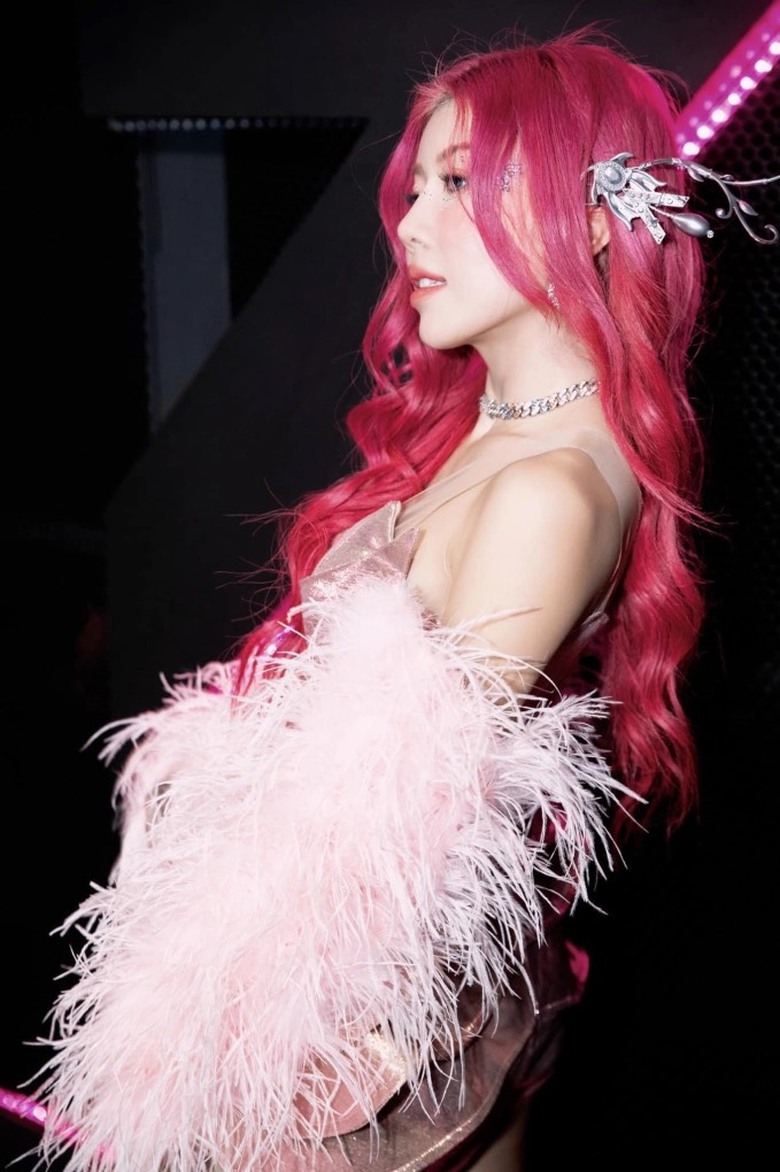 Li&ecirc;n tục bị nhắc trong loạt drama, Trang Ph&aacute;p vẫn l&agrave; chị đẹp