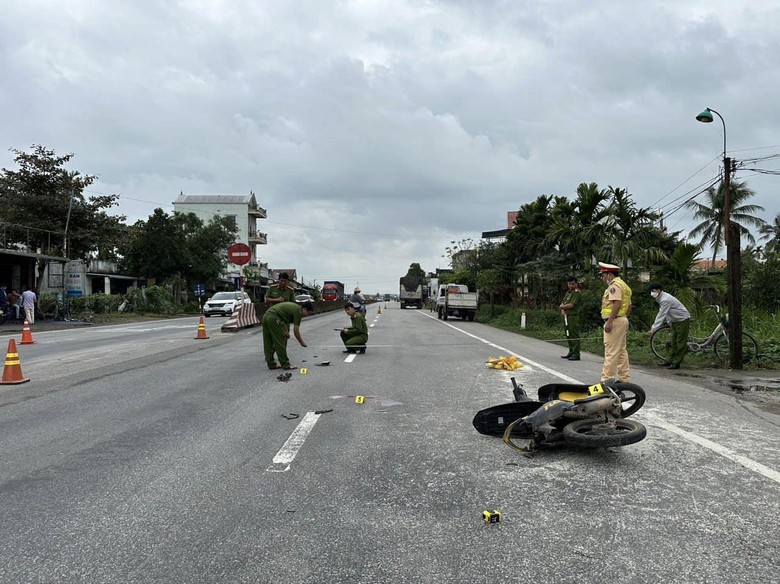 Xe tải t&ocirc;ng xe m&aacute;y tr&ecirc;n quốc lộ 1, người đ&agrave;n &ocirc;ng tử vong thương t&acirc;m- Ảnh 1.