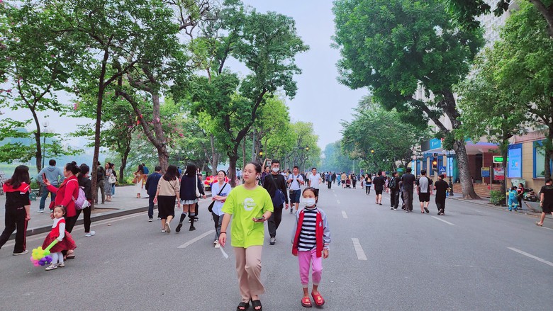 Phố đi bộ hồ Gươm tạm dừng hoạt động dịp Tết- Ảnh 1.