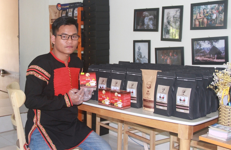 Ch&agrave;ng trai &Ecirc; Đ&ecirc; l&agrave;m gi&agrave;u từ c&agrave; ph&ecirc; mộc- Ảnh 1.