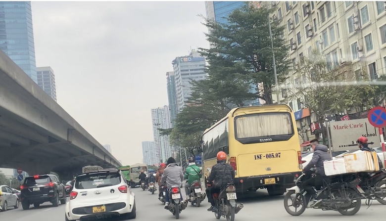 H&agrave; Nội: Cận Tết xe d&ugrave;, bến c&oacute;c lại bủa v&acirc;y bến Mỹ Đ&igrave;nh- Ảnh 2.