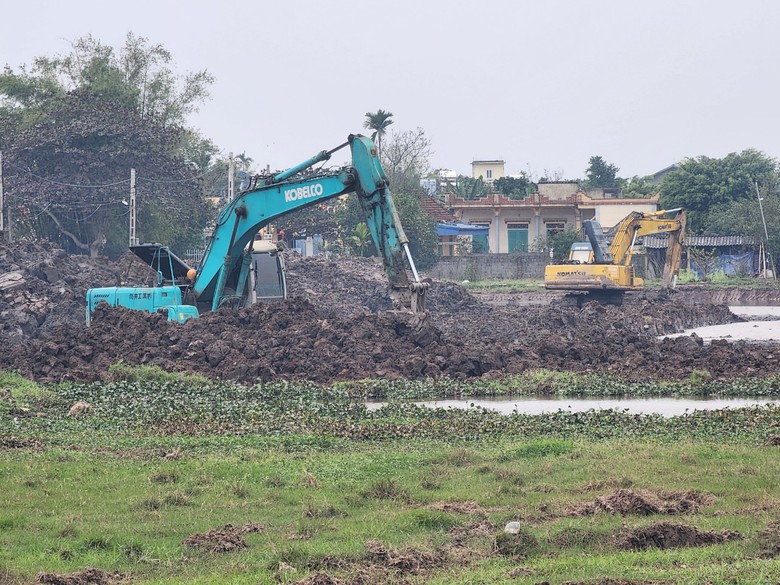 S&ocirc;i động c&ocirc;ng trường đường ven biển Nam Định ng&agrave;y cận Tết- Ảnh 5.