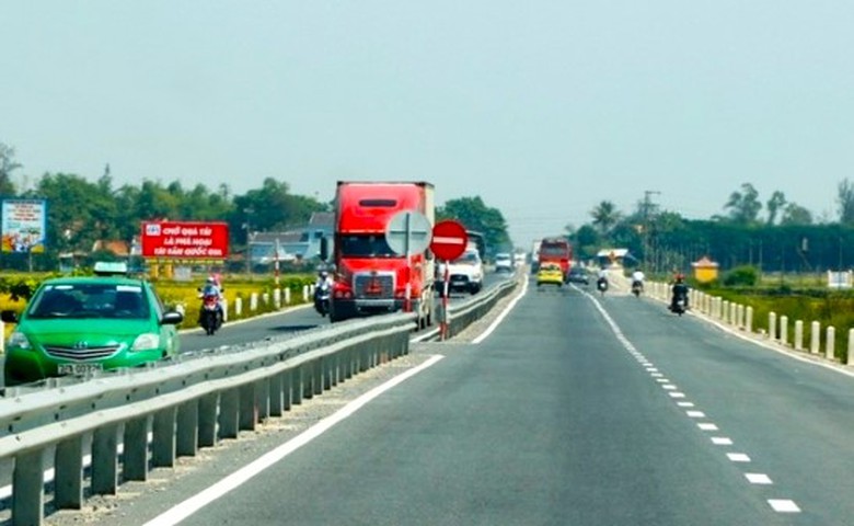 Bộ GTVT l&yacute; giải nguy&ecirc;n nh&acirc;n 45km QL1 qua Quảng Nam chưa c&oacute; l&agrave;n xe th&ocirc; sơ- Ảnh 1.