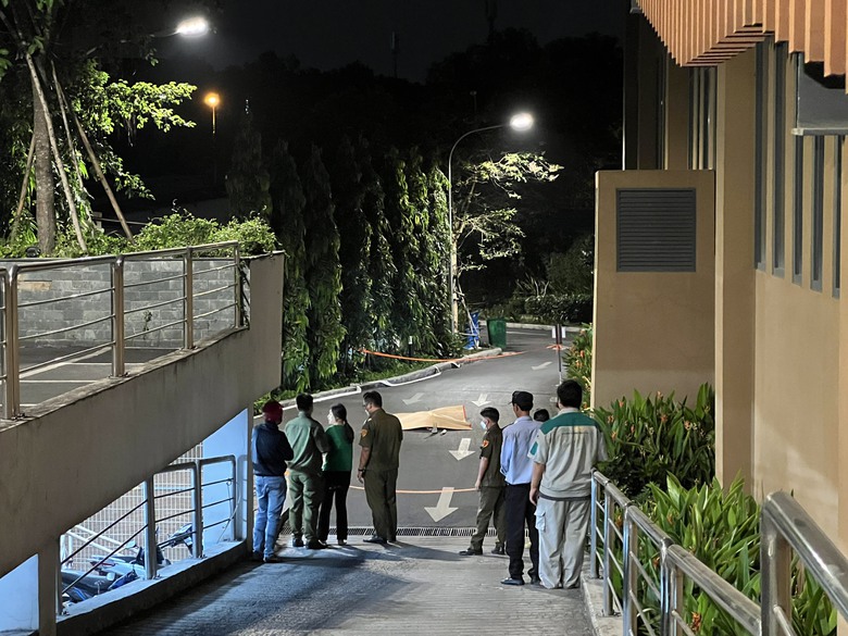 Điều tra vụ nam sinh năm 3 rơi từ tầng 19, tử vong- Ảnh 1. Điều tra vụ nam sinh năm 3 rơi từ tầng 19, tử vong- Ảnh 1.