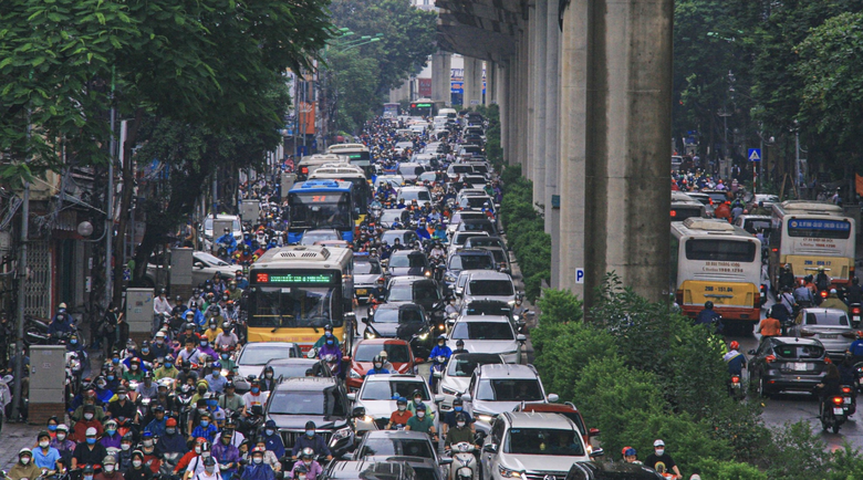 Bộ GTVT chỉ r&otilde; loạt giải ph&aacute;p giải quyết &ugrave;n tắc tại c&aacute;c th&agrave;nh phố lớn- Ảnh 1.