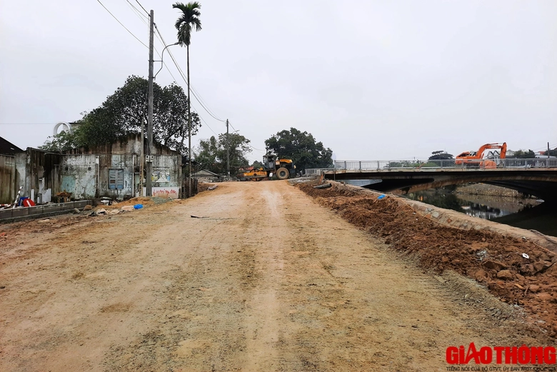 Cầu hơn 100 tỷ dở dang ở Huế th&ocirc;ng mặt bằng, hẹn ng&agrave;y c&aacute;n đ&iacute;ch- Ảnh 9.