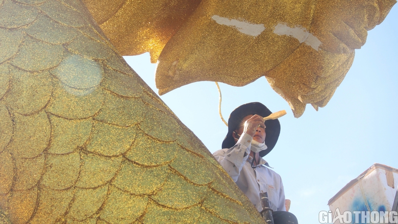 Bạc Liêu: Rộn ràng trang hoàng đường phố, trang trí tiểu cảnh linh vật rồng lạ mắt- Ảnh 10. Bạc Liêu: Rộn ràng trang hoàng đường phố, trang trí tiểu cảnh linh vật rồng lạ mắt- Ảnh 10.