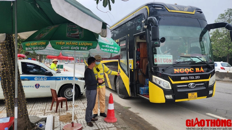 Hà Tĩnh: CSGT kiểm soát ngày đêm, người vi phạm nồng độ cồn giảm dần- Ảnh 2. Hà Tĩnh: CSGT kiểm soát ngày đêm, người vi phạm nồng độ cồn giảm dần- Ảnh 2.