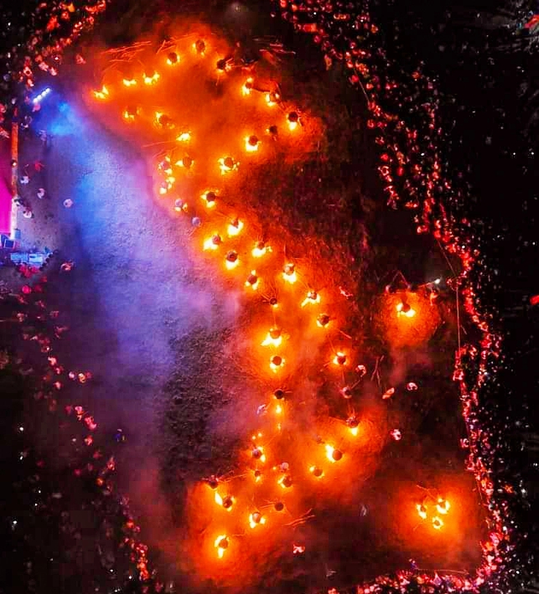 54 nồi b&aacute;nh t&eacute;t xếp h&igrave;nh chữ S tặng người d&acirc;n Đất Mũi- Ảnh 2.