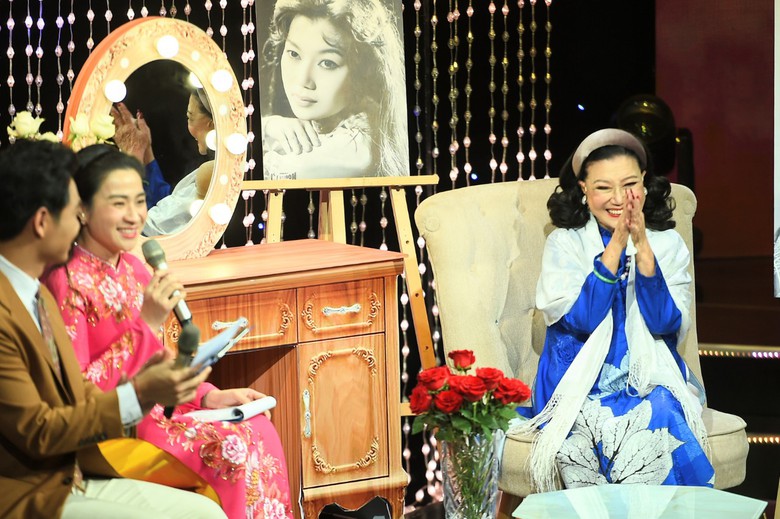 NSND Kim Cương, s&acirc;n khấu l&agrave; bến đỗ của cuộc đời- Ảnh 4.